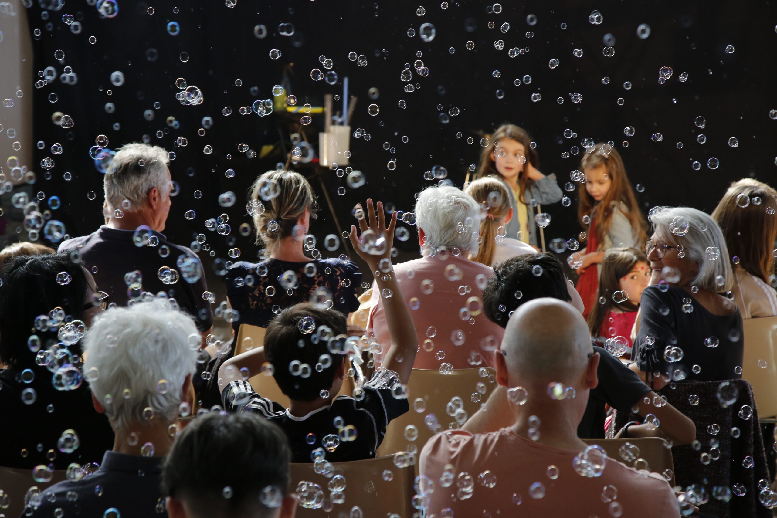 Spectacle de bulles géantes pour festival et événement extérieur